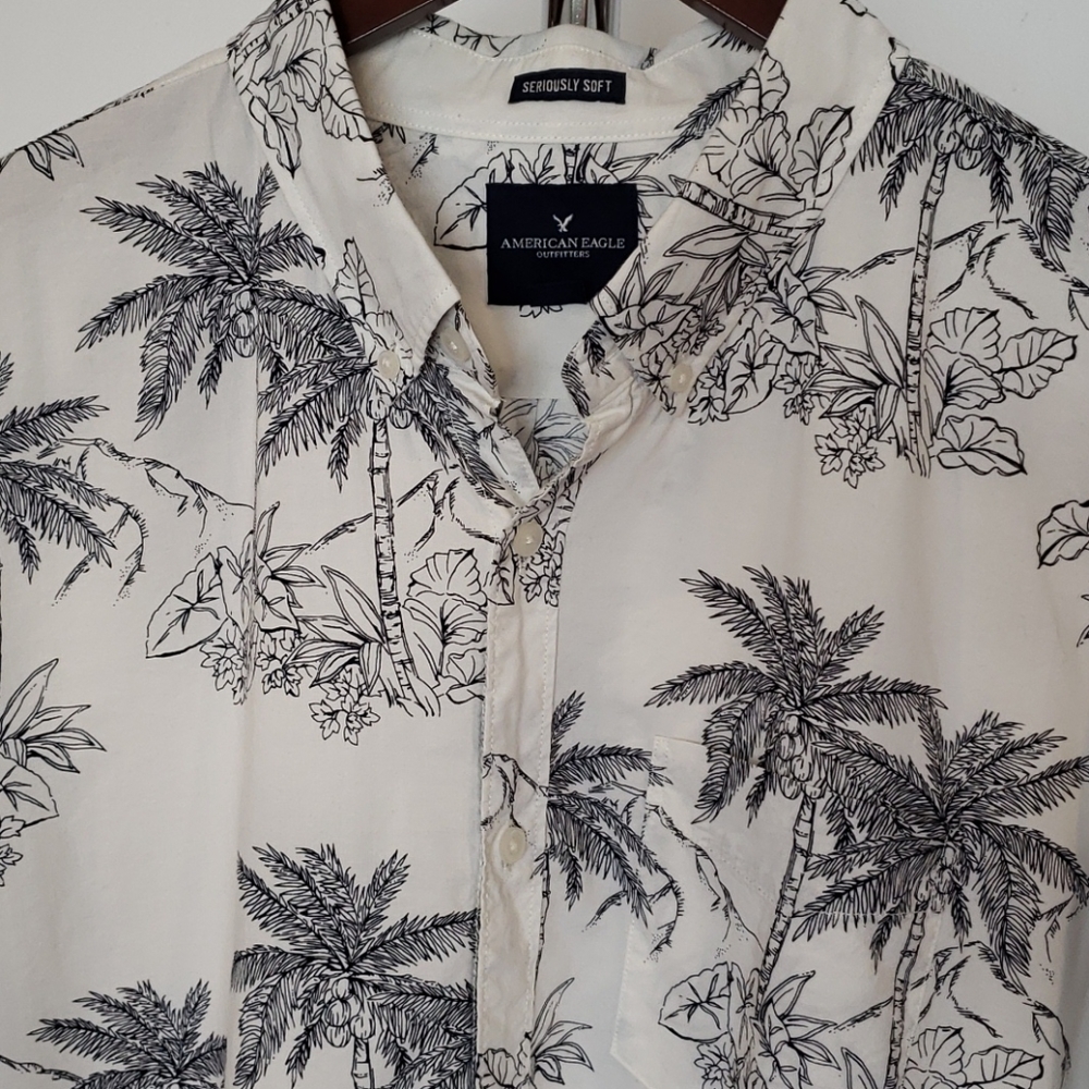 🔥3/$45 or 5/$60🔥  AE Short-Sleeved Seriously Soft Palm Print Shirt